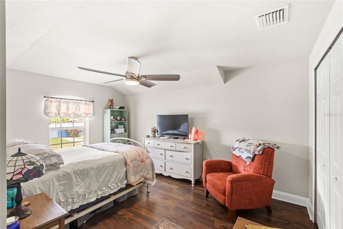 Image No.23-4 Bed Property for sale