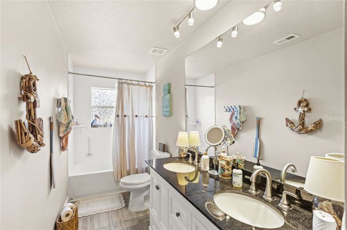 Image No.26-4 Bed Property for sale