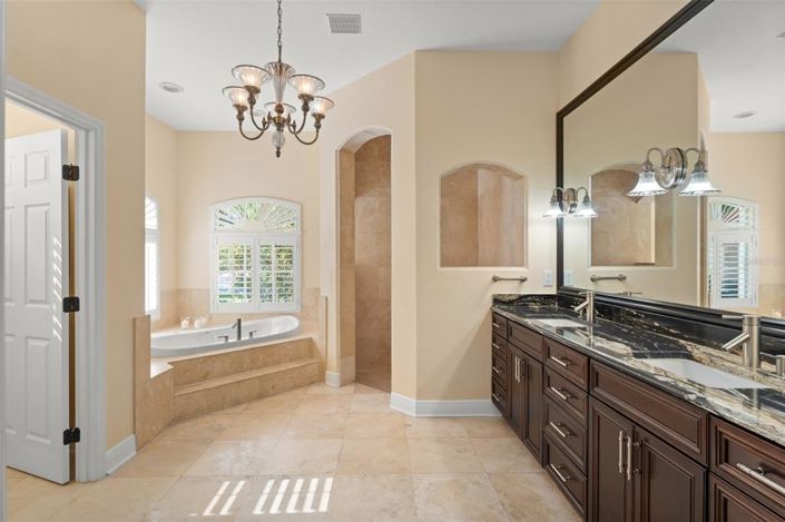 Image No.11-7 Bed Property for sale