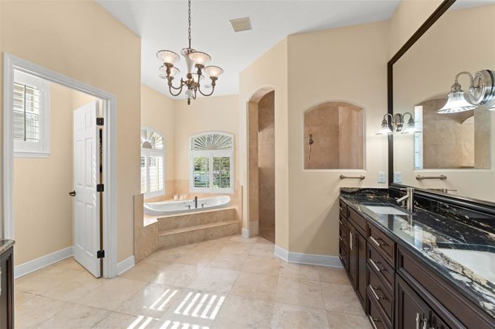 Image No.12-7 Bed Property for sale