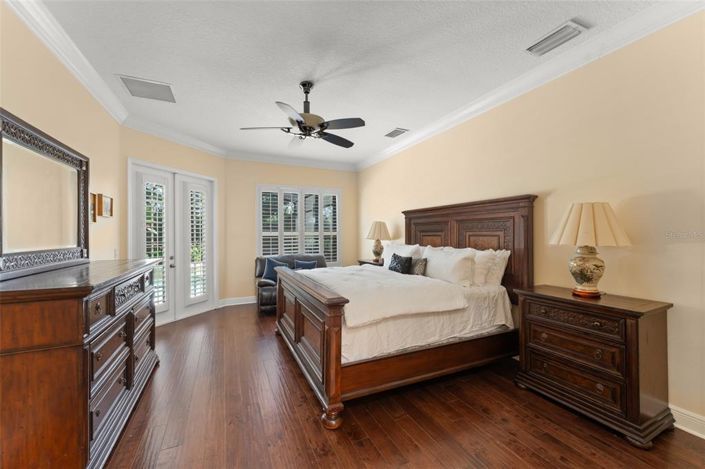 Image No.13-7 Bed Property for sale