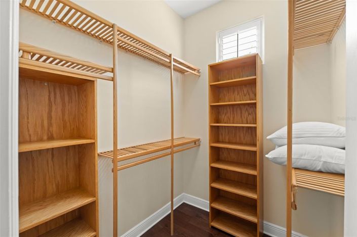 Image No.15-7 Bed Property for sale