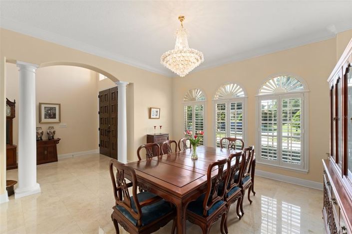 Image No.19-7 Bed Property for sale