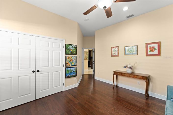 Image No.23-7 Bed Property for sale