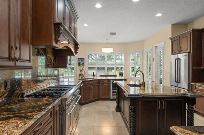 Image No.34-7 Bed Property for sale