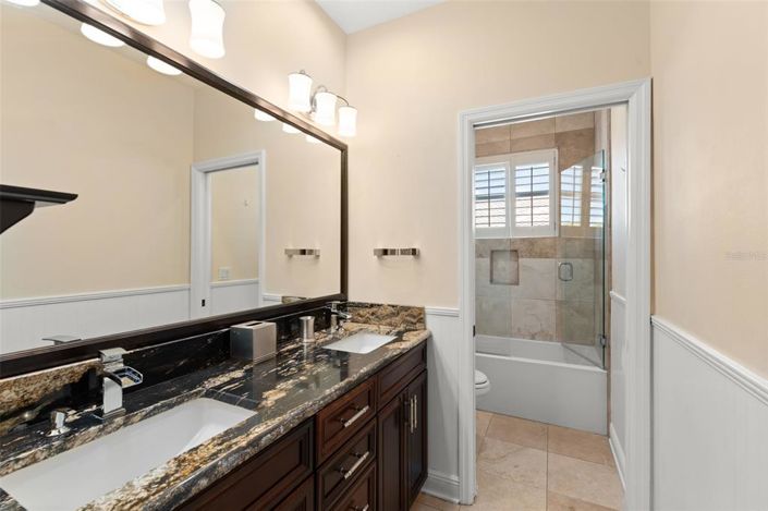 Image No.54-7 Bed Property for sale