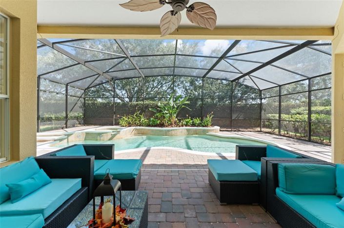 Image No.60-7 Bed Property for sale