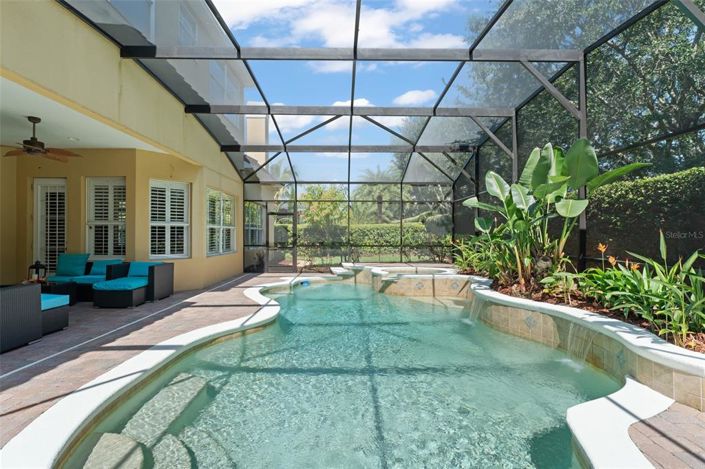 Image No.61-7 Bed Property for sale