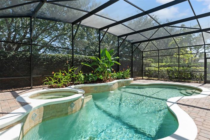 Image No.62-7 Bed Property for sale