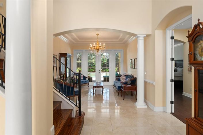 Image No.7-7 Bed Property for sale