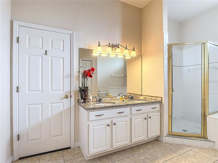 Image No.20-3 Bed Property for sale