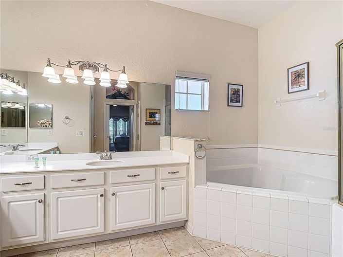 Image No.29-3 Bed Property for sale