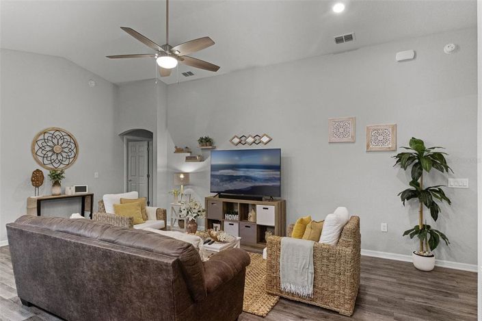 Image No.6-4 Bed Property for sale