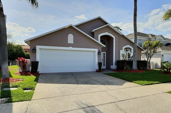 Image No.1-4 Bed Property for sale