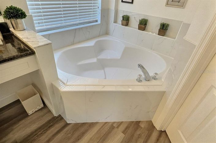 Image No.23-4 Bed Property for sale