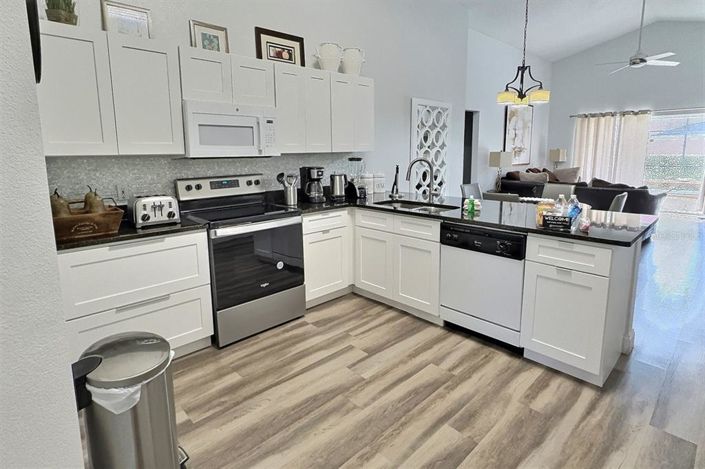 Image No.4-Propriété de 4 chambres à vendre à Kissimmee