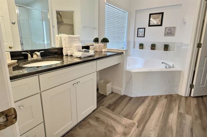 Image No.6-4 Bed Property for sale