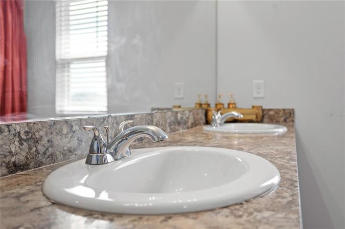 Image No.32-5 Bed Property for sale