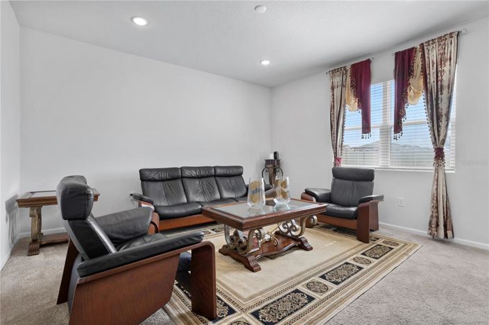 Image No.8-5 Bed Property for sale