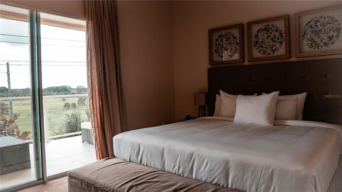 Image No.17-4 Bed Townhouse for sale