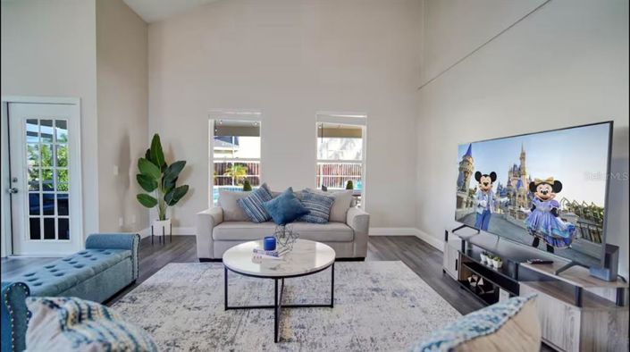 Image No.10-4 Bed Property for sale