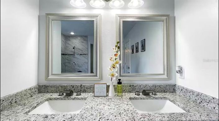 Image No.15-4 Bed Property for sale