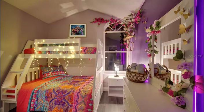 Image No.17-4 Bed Property for sale