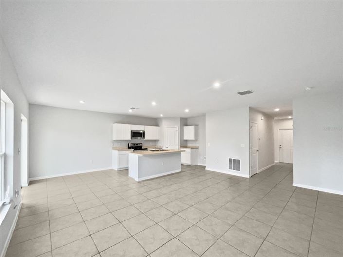 Image No.11-3 Bed Property for sale