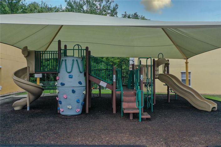 Image No.25-3 Bed Townhouse for sale