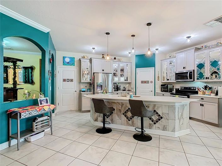 Image No.14-6 Bed Property for sale