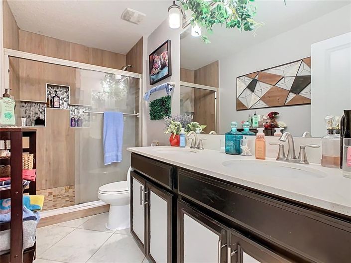 Image No.29-6 Bed Property for sale