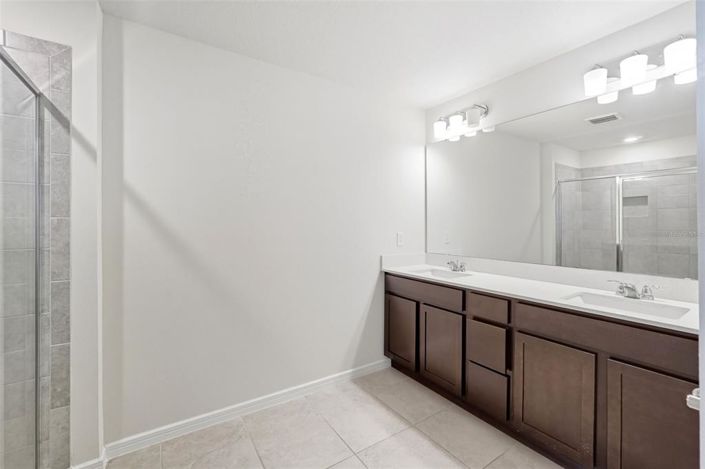 Image No.22-3 Bed Townhouse for sale