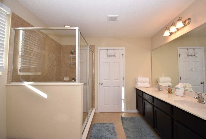 Image No.23-4 Bed Property for sale