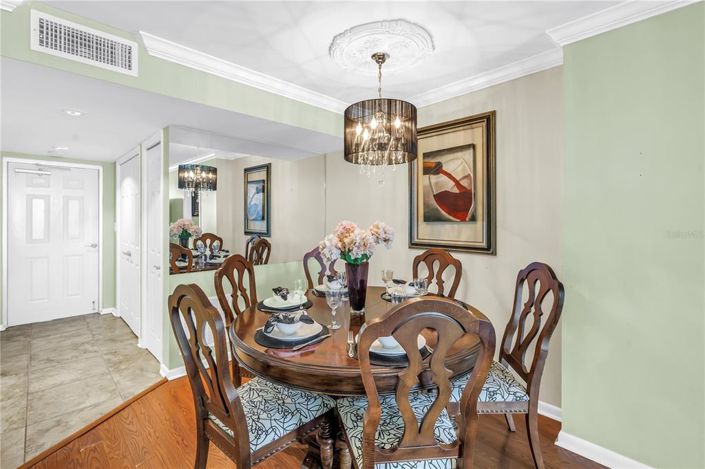 Image No.10-2 Bed Property for sale