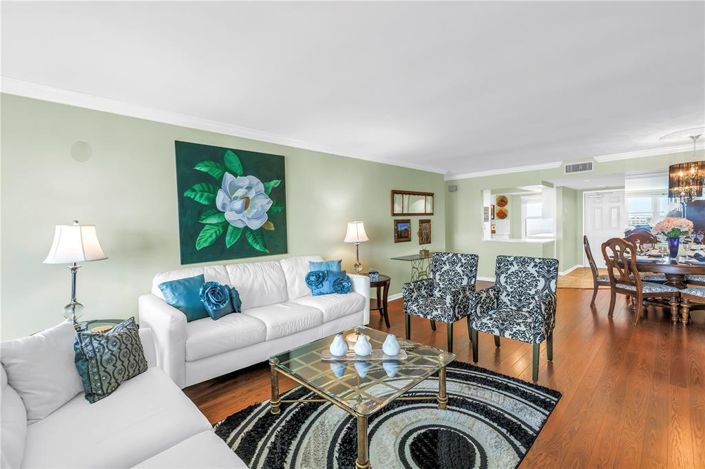 Image No.13-2 Bed Property for sale