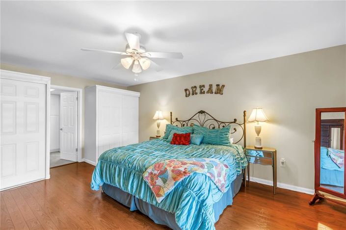 Image No.20-2 Bed Property for sale