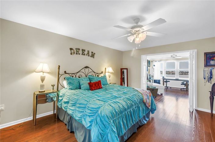 Image No.21-2 Bed Property for sale