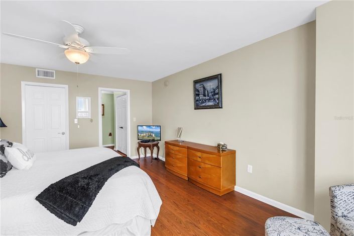 Image No.32-2 Bed Property for sale