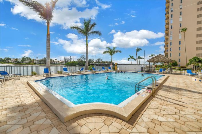 Image No.35-2 Bed Property for sale