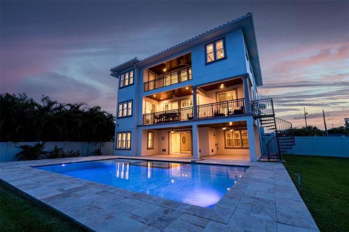 Image No.13-4 Bed Property for sale