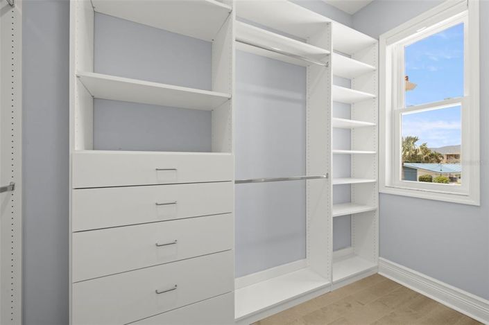 Image No.30-4 Bed Property for sale