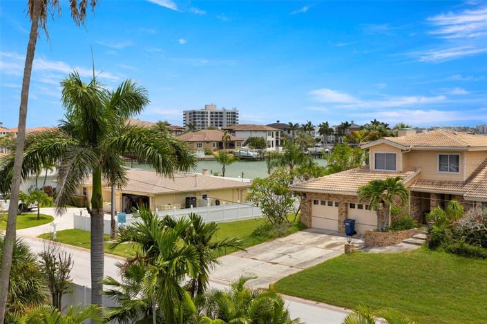 Image No.45-4 Bed Property for sale