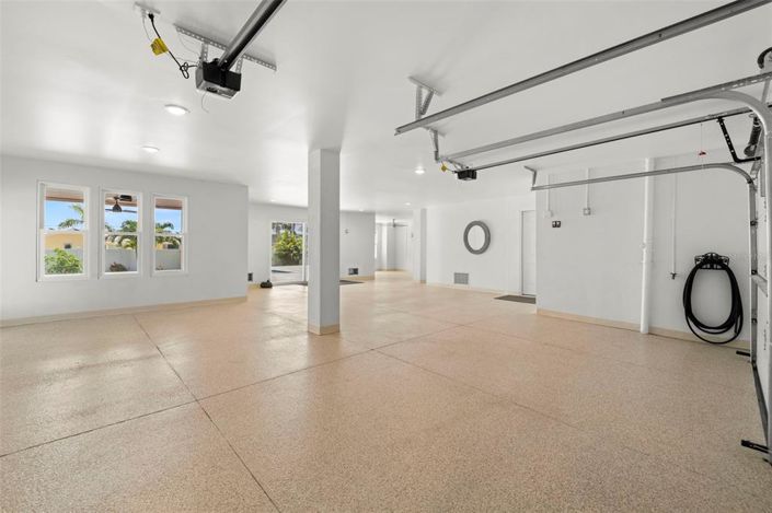 Image No.48-4 Bed Property for sale