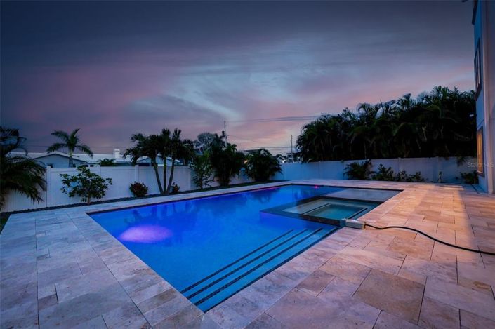 Image No.7-4 Bed Property for sale