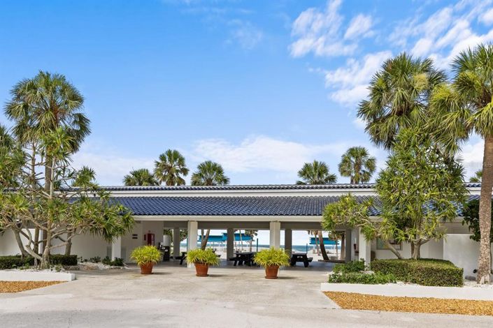 Image No.66-3 Bed Property for sale