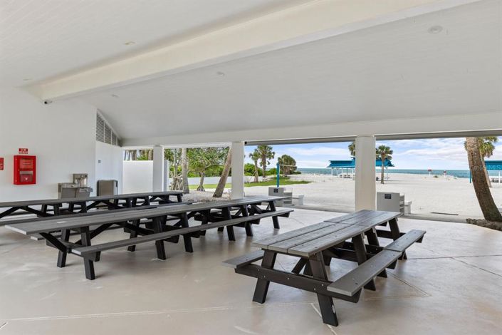 Image No.67-3 Bed Property for sale