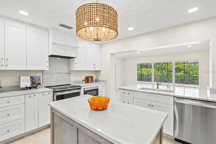 Image No.12-4 Bed Property for sale