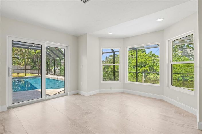 Image No.44-4 Bed Property for sale