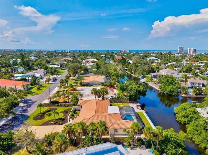 Image No.6-4 Bed Property for sale