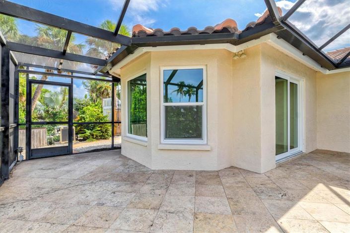 Image No.61-4 Bed Property for sale